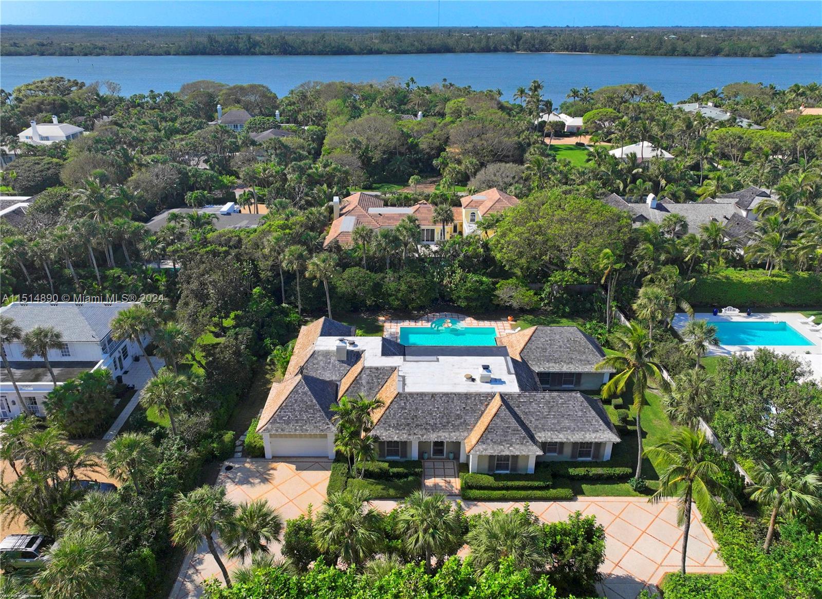 126 South Beach Road Jupiter Island, FL 33455 - Photo 2 of 63 Gallery Image 2