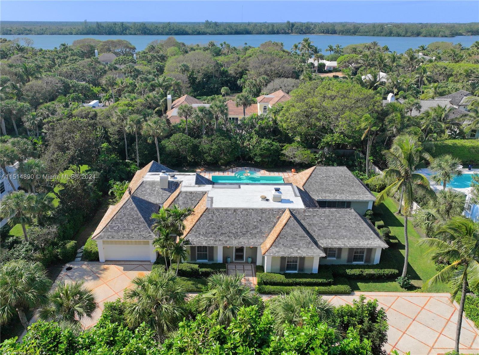 126 South Beach Road Jupiter Island, FL 33455 - Photo 9 of 63 Gallery Image 9