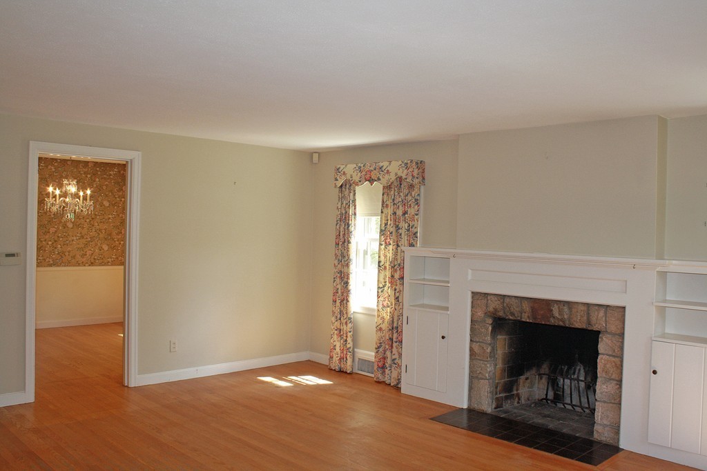 1517 Plumtree Road Springfield, MA 01119 - Photo 8 of 30 Gallery Image 8