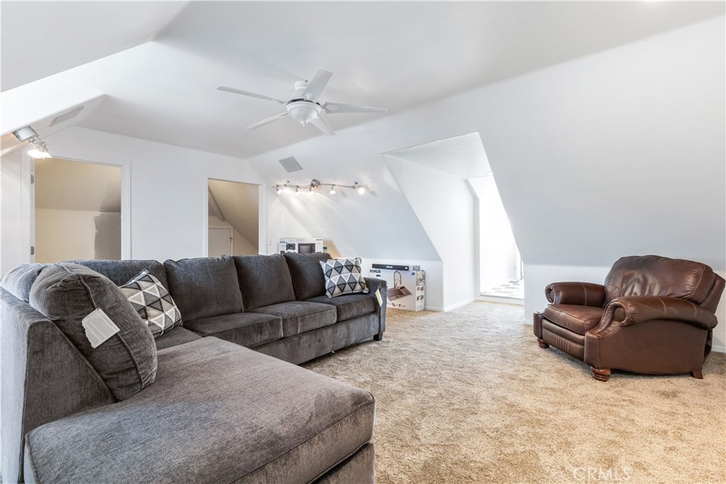 4375 Rustic Way San Luis Obispo, CA 93401 - Photo 45 of 65 a living room with furniture