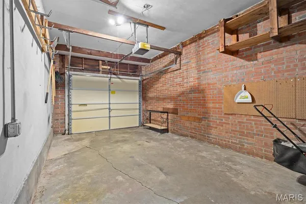 $249,000 | 628 Roanoke Drive, Edwardsville, IL 62025