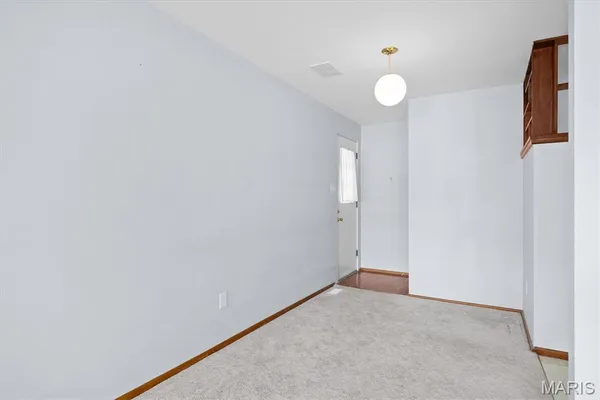 $249,000 | 628 Roanoke Drive, Edwardsville, IL 62025