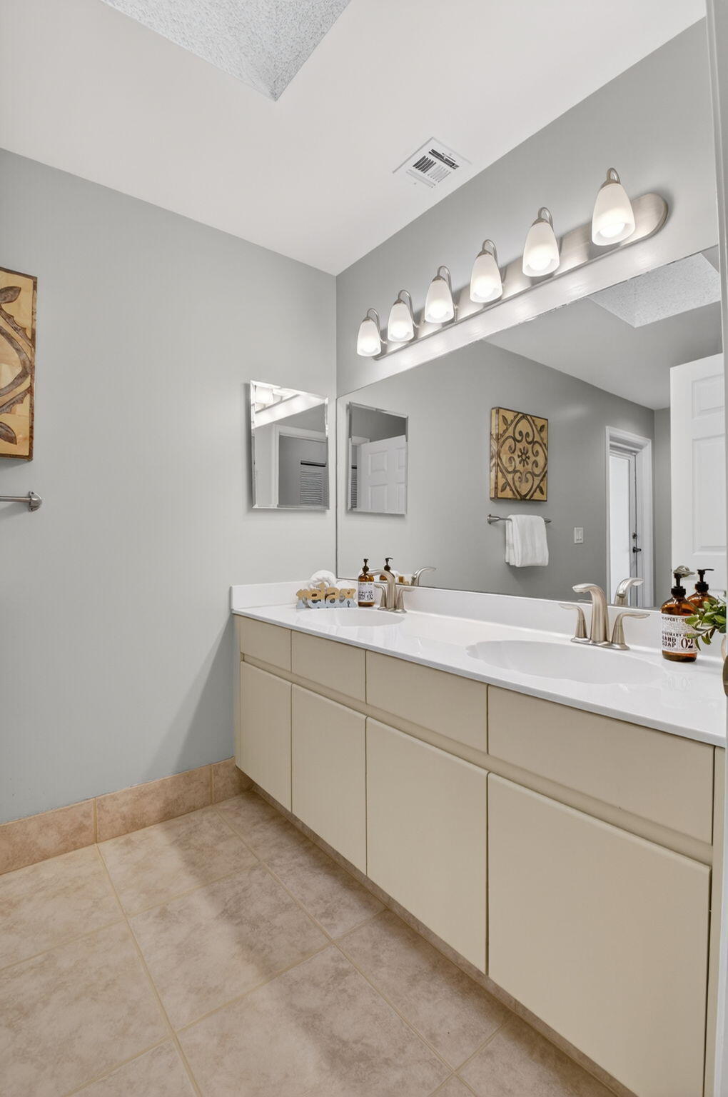 20739 Pebble Creek Court Boca Raton, FL 33498 - Photo 24 of 37 Bathroom 2