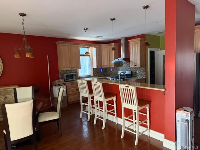 $1,199,000 | 155 Memphis Avenue, Floral Park, NY 11001