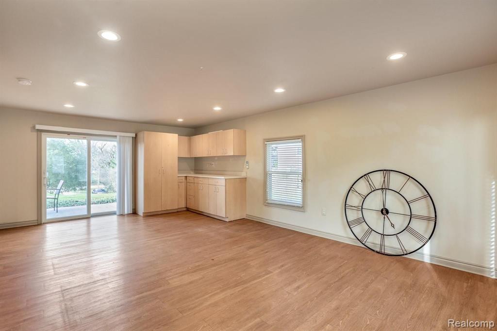 25304 Farmington Road Farmington Hills, MI 48336 - Photo 31 of 62