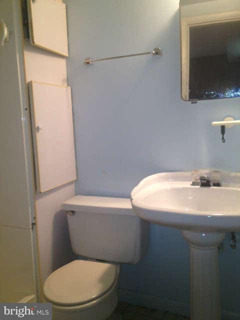 6918 Decatur Place Hyattsville, MD 20784 - Photo 8 of 10 Bath