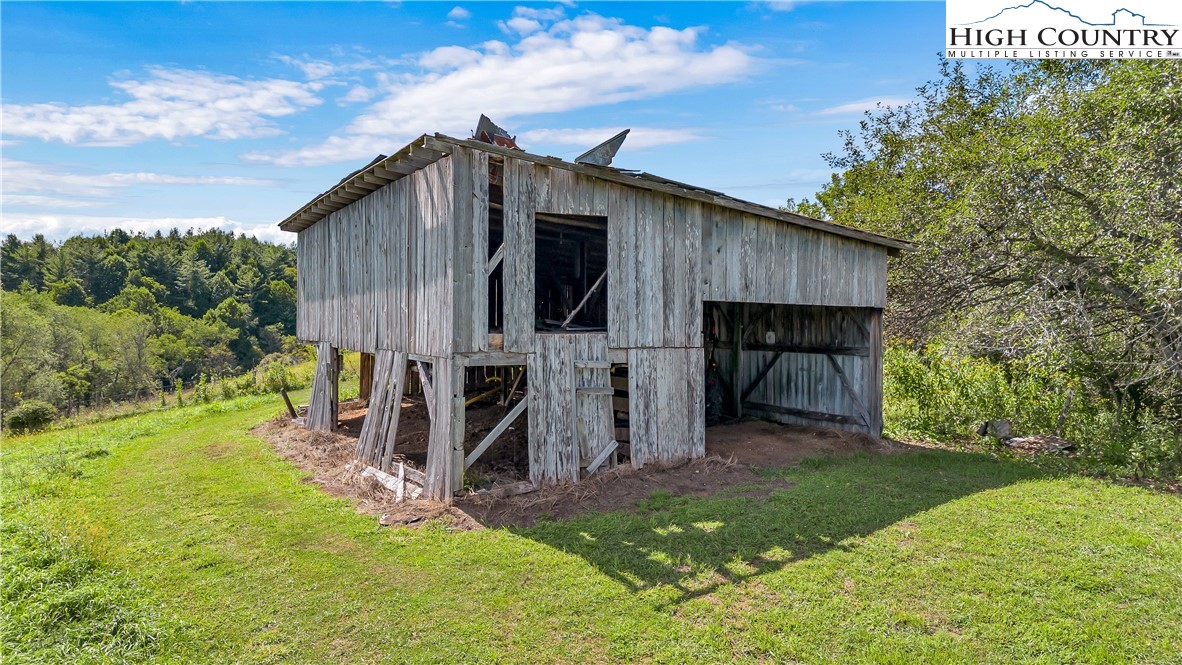 554 County Line Road Mouth Of Wilson, VA 24363 - Photo 24 of 48 Gallery Image 24
