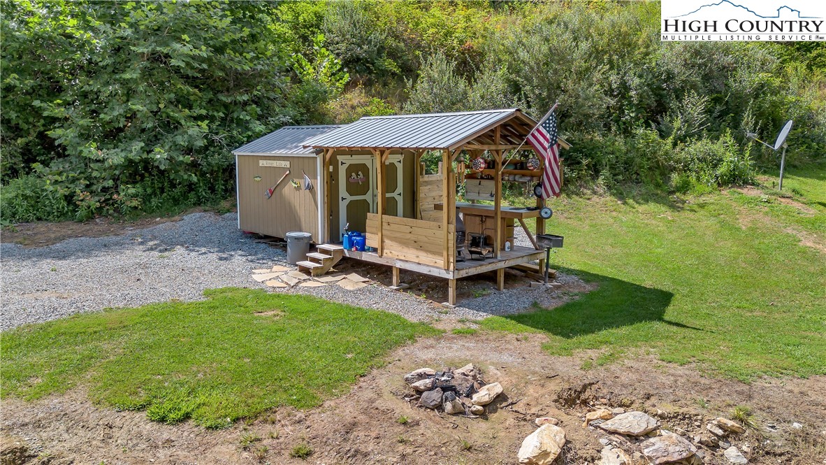 554 County Line Road Mouth Of Wilson, VA 24363 - Photo 5 of 48 Gallery Image 5