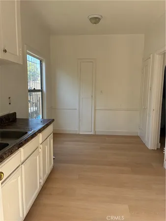 $1,850 | 928 West 78th Street, Los Angeles, CA 90044
