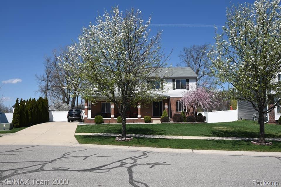 828 Golf Ridge Circle Dundee, MI 48131 - Photo 1 of 37 171977350_10159616148066209_96098741347846888_n.jpg