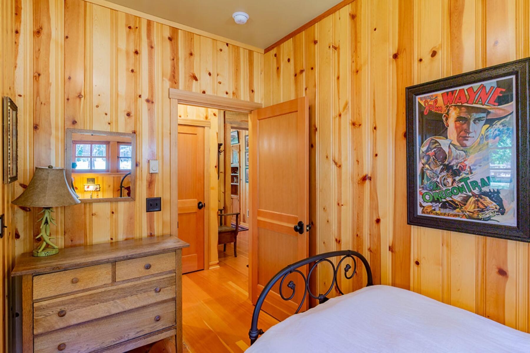 13375 Southwest Forest Service Road, Unit 27U1 Camp Sherman, OR 97730 - Photo 28 of 34 batch_metolius-river-luxury-cabin-27-twi