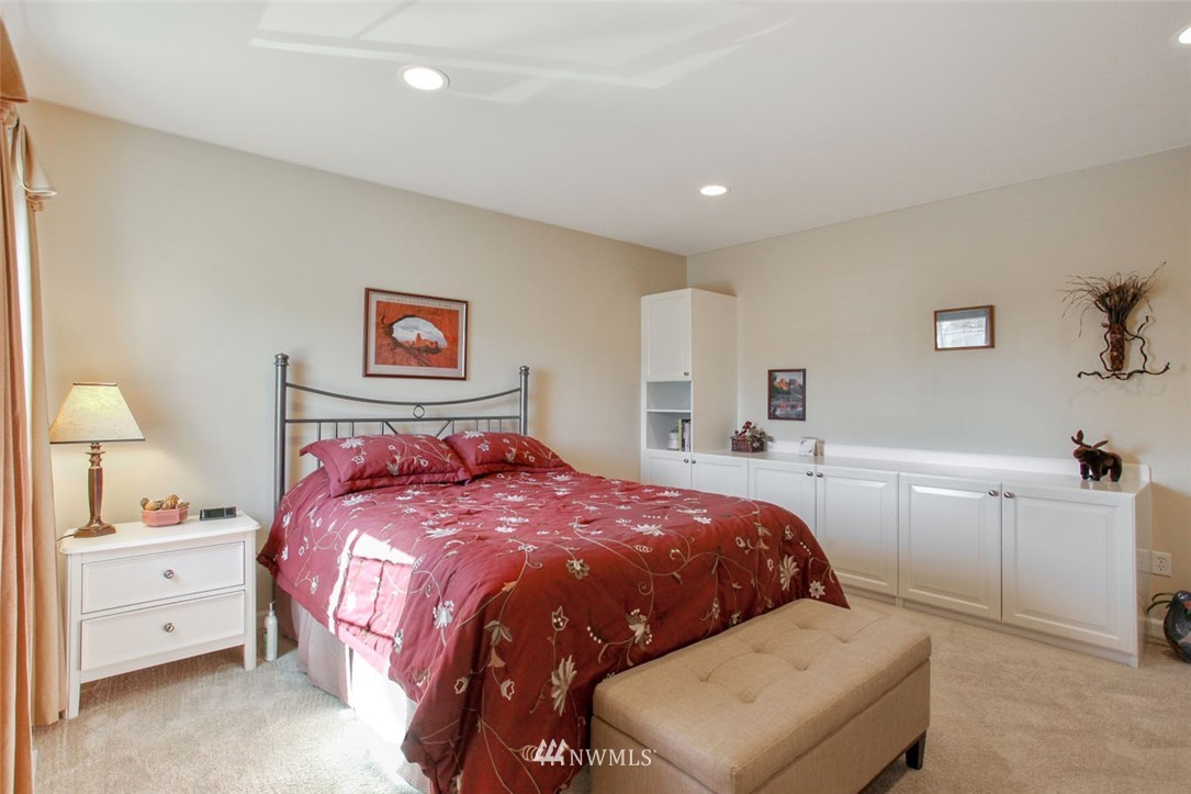 17038 164th Way Southeast Renton, WA 98058 - Photo 18 of 25 Gallery Image 18