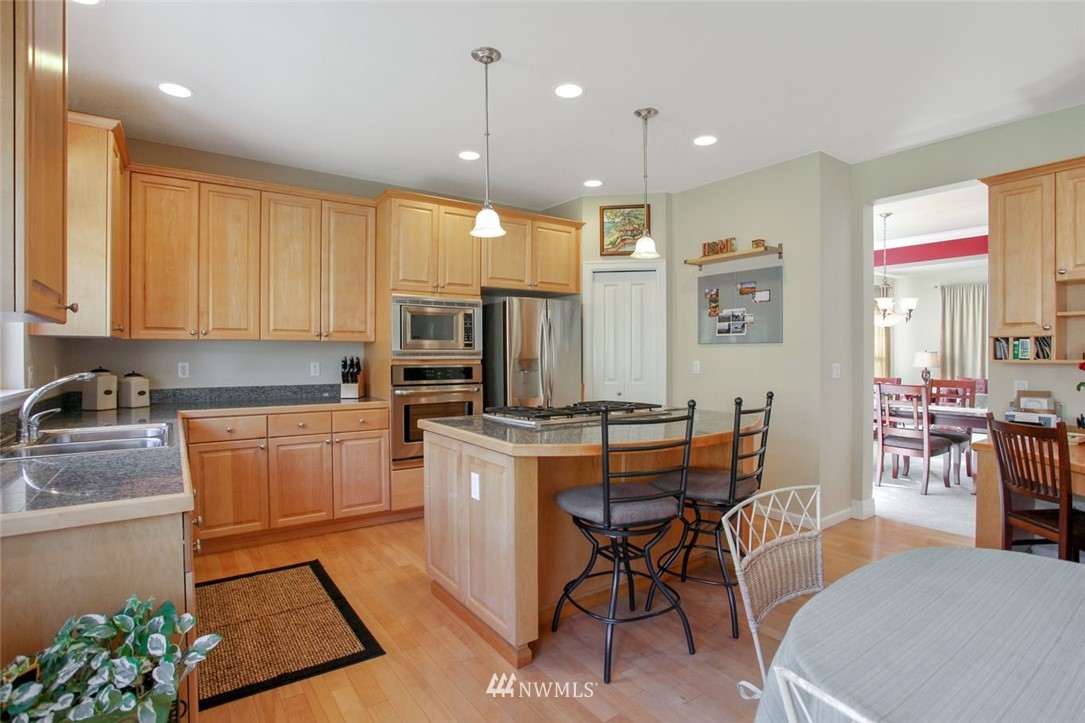 17038 164th Way Southeast Renton, WA 98058 - Photo 8 of 25 Gallery Image 8