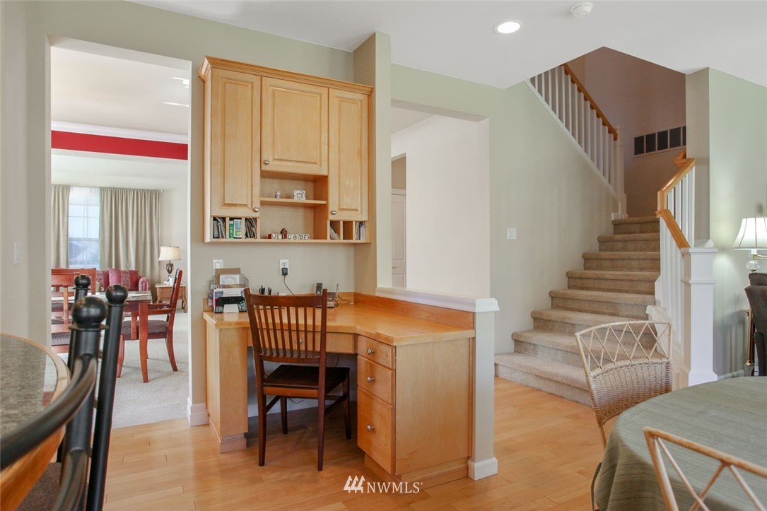 17038 164th Way Southeast Renton, WA 98058 - Photo 9 of 25 Gallery Image 9