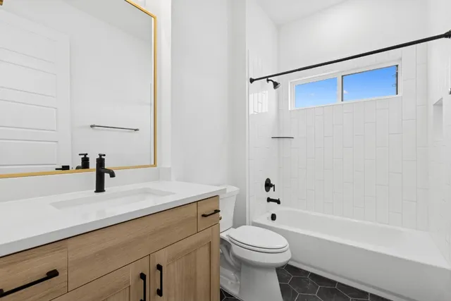 $699,000 | 18 Maybury Way, Lakeway, TX 78738