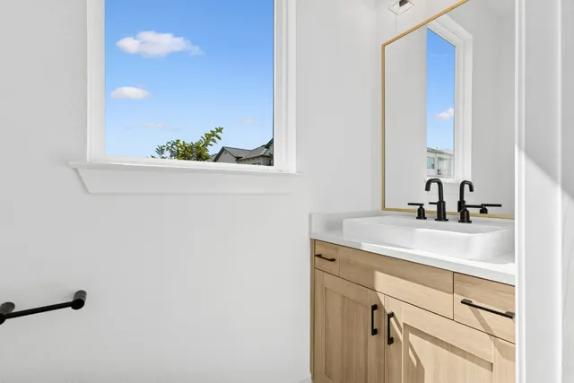 $699,000 | 18 Maybury Way, Lakeway, TX 78738