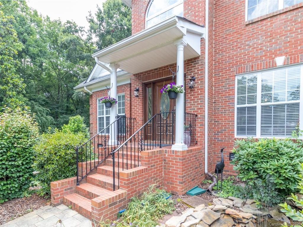 9827 Potter Road Matthews, NC 28104 - Photo 3 of 46 Gallery Image 3