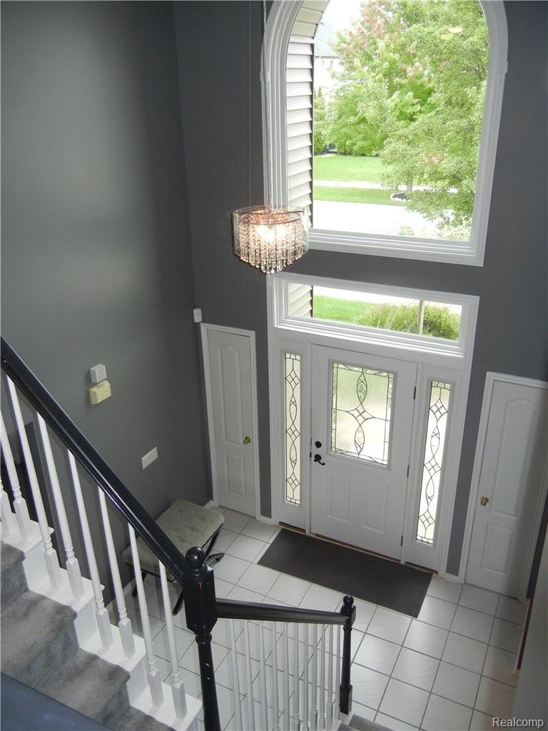 17959 Rocco Drive Macomb, MI 48044 - Photo 6 of 25 entry.JPG