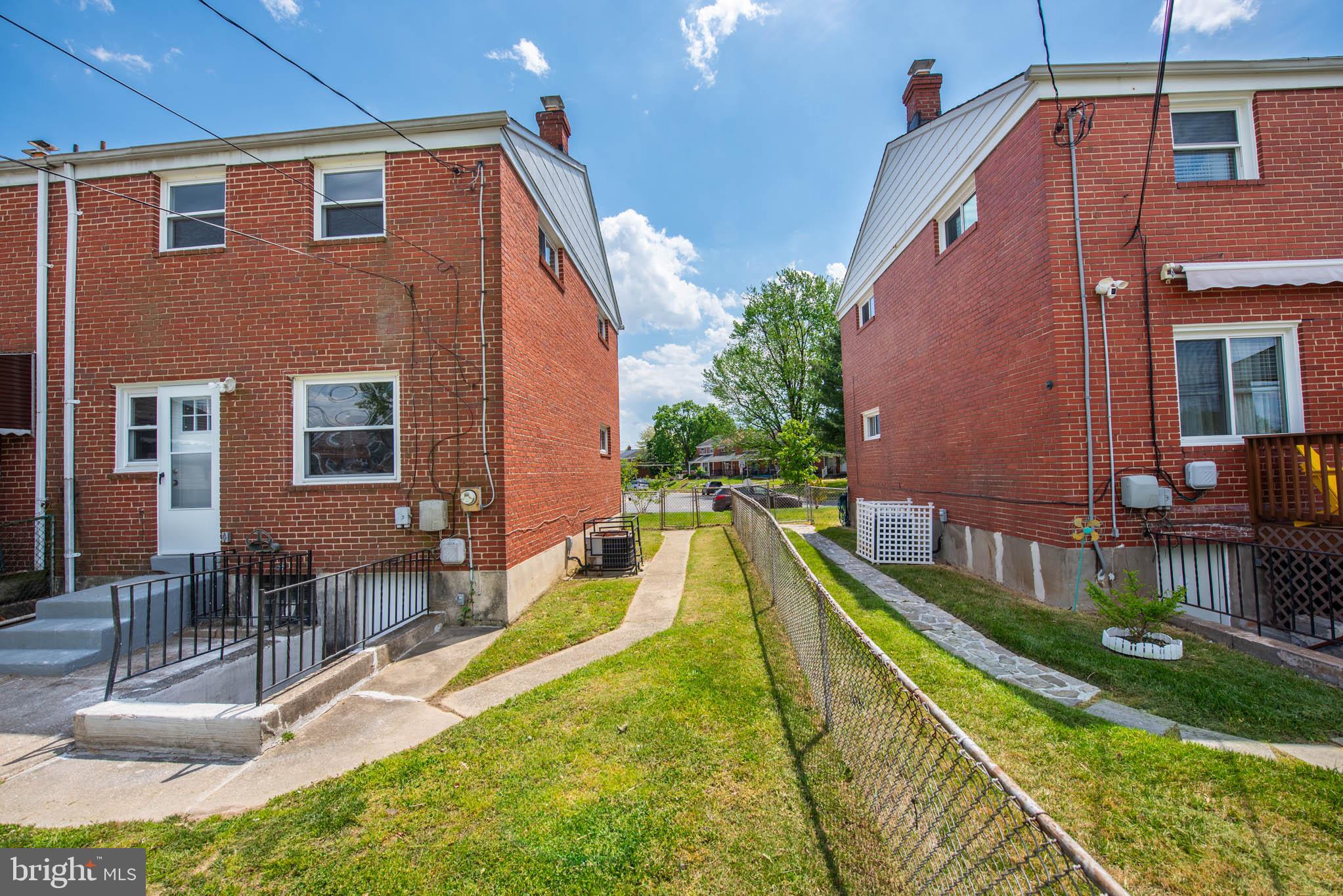 3300 Wallford Drive Baltimore, MD 21222 - Photo 29 of 31 a view of a house with swimming pool