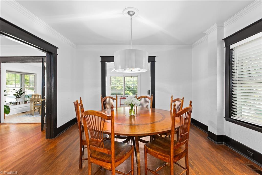 601 Colonial Drive High Point, NC 27262 - Photo 12 of 42 Dining Room