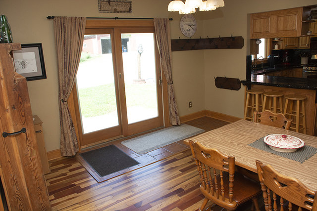 17384 Crosby Road Morrison, IL 61270 - Photo 4 of 41