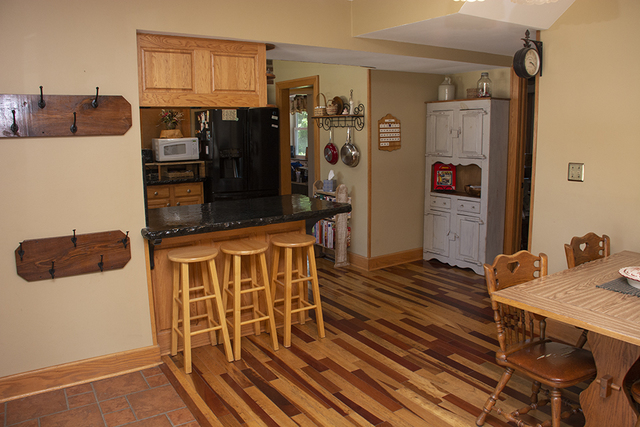 17384 Crosby Road Morrison, IL 61270 - Photo 5 of 41