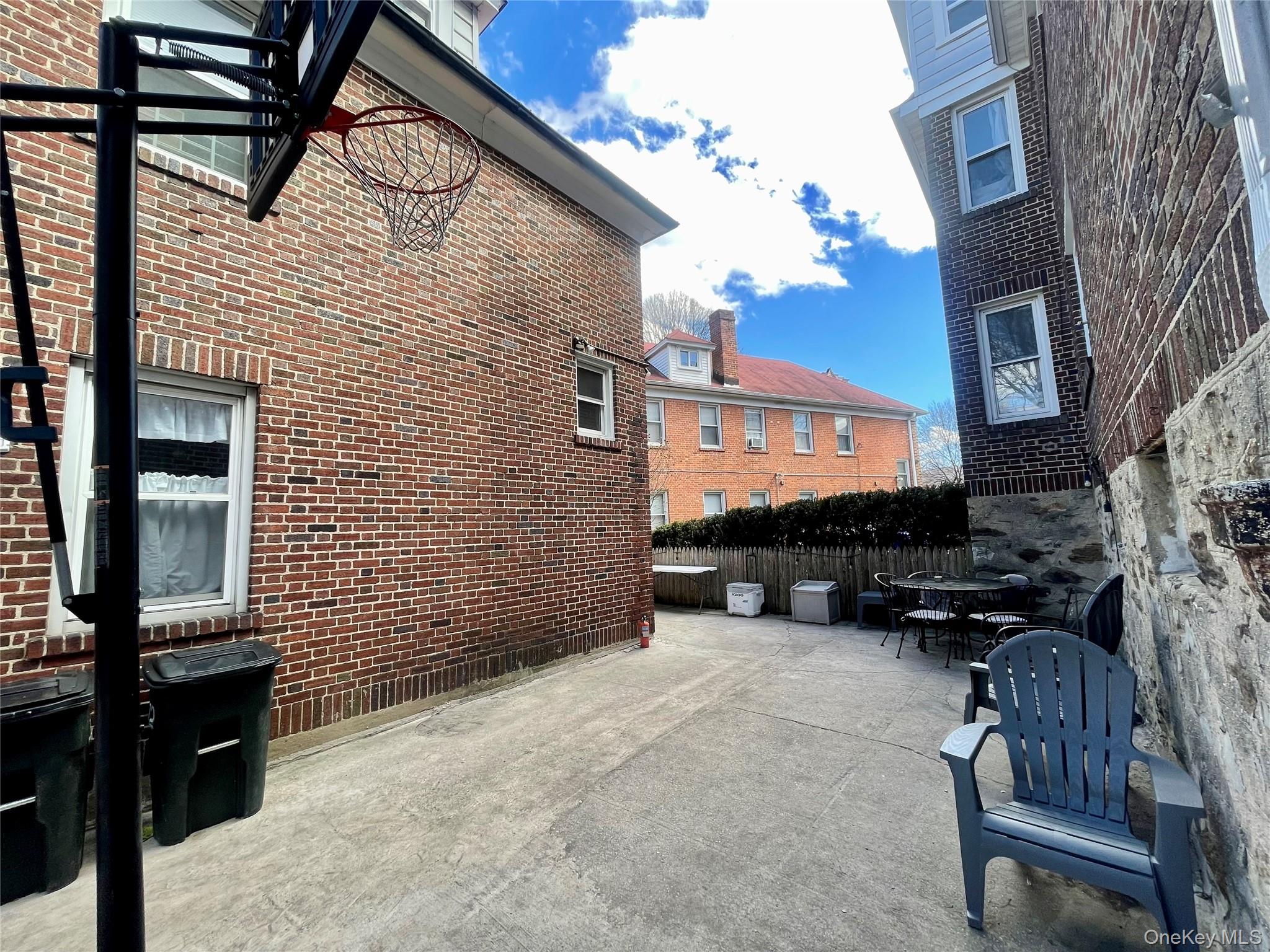 372 East 235th Street Bronx, NY 10470 - Photo 32 of 36
