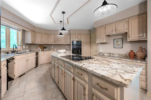 $785,000 | 5800 Ivanhoe Circle, Fitchburg, WI 53711
