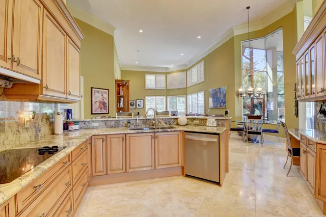 $1,995,000 | 4800 Bocaire Boulevard, Boca Raton, FL 33487