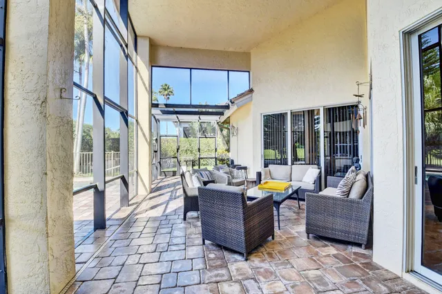 $1,995,000 | 4800 Bocaire Boulevard, Boca Raton, FL 33487