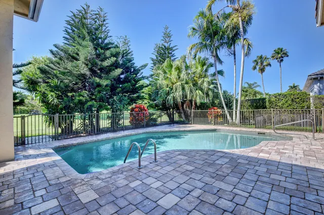 $1,995,000 | 4800 Bocaire Boulevard, Boca Raton, FL 33487