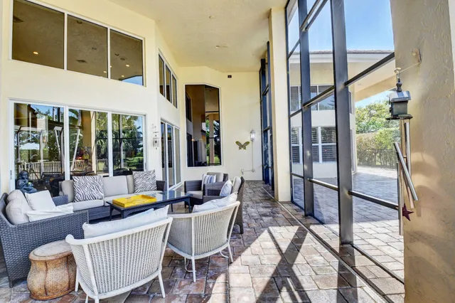 $1,995,000 | 4800 Bocaire Boulevard, Boca Raton, FL 33487