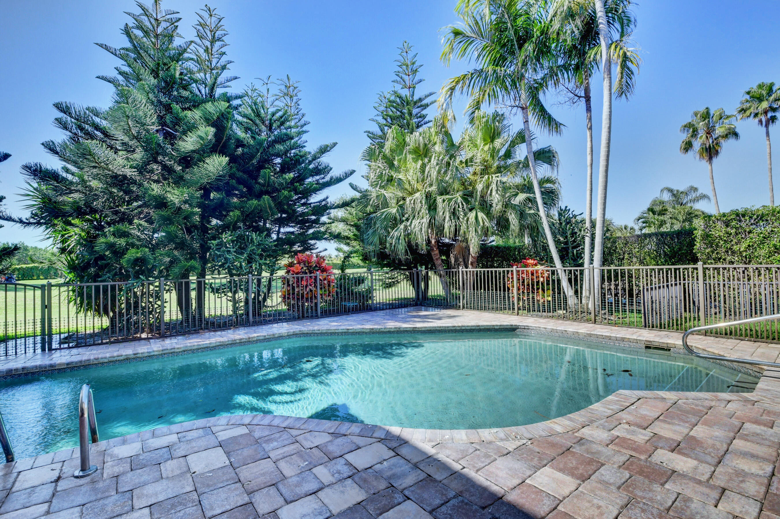 4800 Bocaire Boulevard Boca Raton, FL 33487 - Photo 44 of 76 back yard