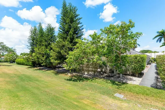 $1,995,000 | 4800 Bocaire Boulevard, Boca Raton, FL 33487