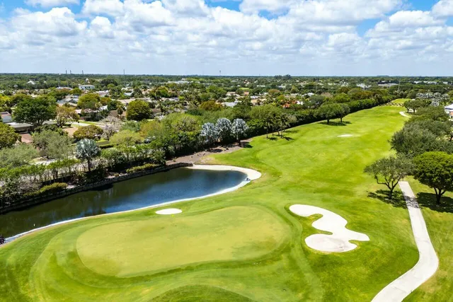 $1,995,000 | 4800 Bocaire Boulevard, Boca Raton, FL 33487