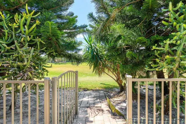 $1,995,000 | 4800 Bocaire Boulevard, Boca Raton, FL 33487