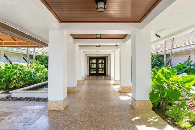 $1,995,000 | 4800 Bocaire Boulevard, Boca Raton, FL 33487