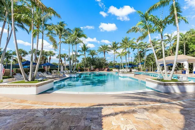 $1,995,000 | 4800 Bocaire Boulevard, Boca Raton, FL 33487