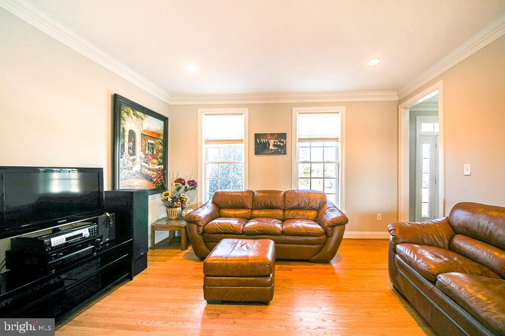 17255 Hardy Road Mount Airy, MD 21771 - Photo 5 of 44 Gallery Image 5