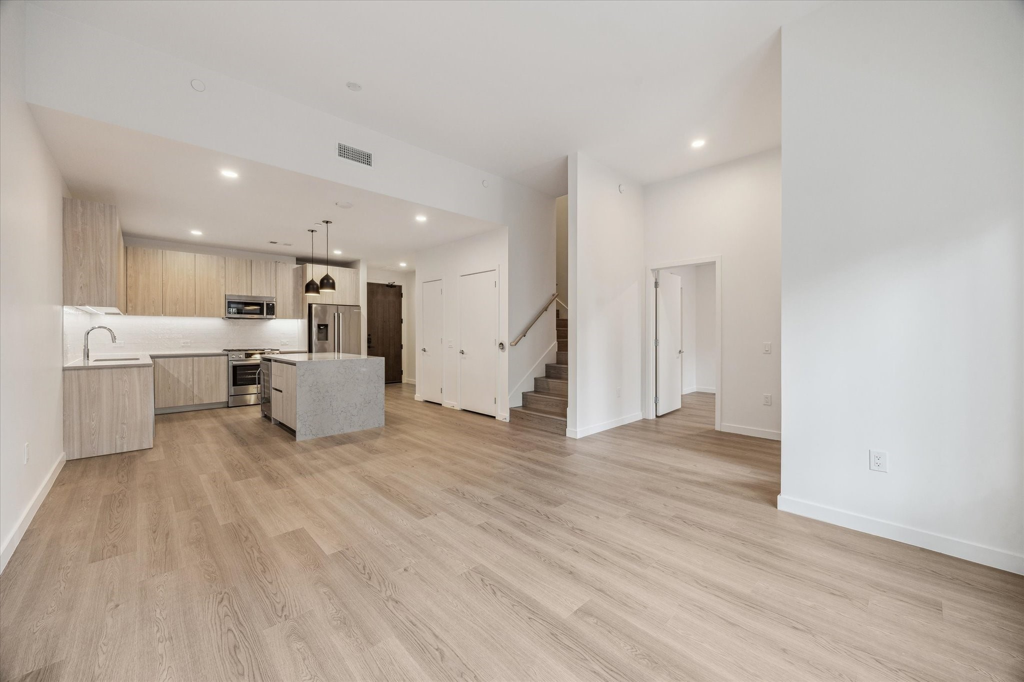 1 Riva Row, Unit 106 The Woodlands, TX 77380 - Photo 3 of 48