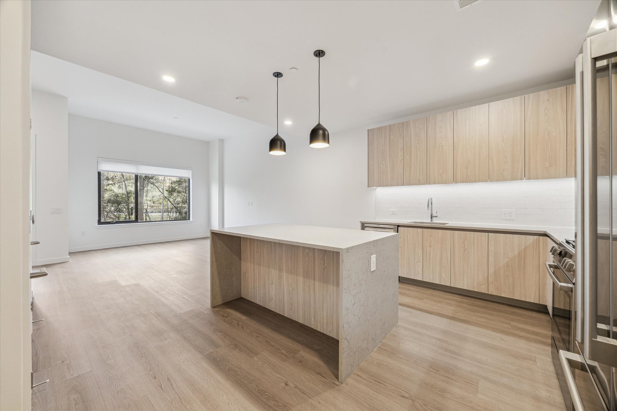 1 Riva Row, Unit 106 The Woodlands, TX 77380 - Photo 4 of 48