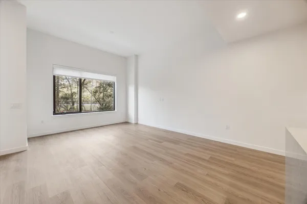 $7,505 | 1 Riva Row, Unit 106, The Woodlands, TX 77380