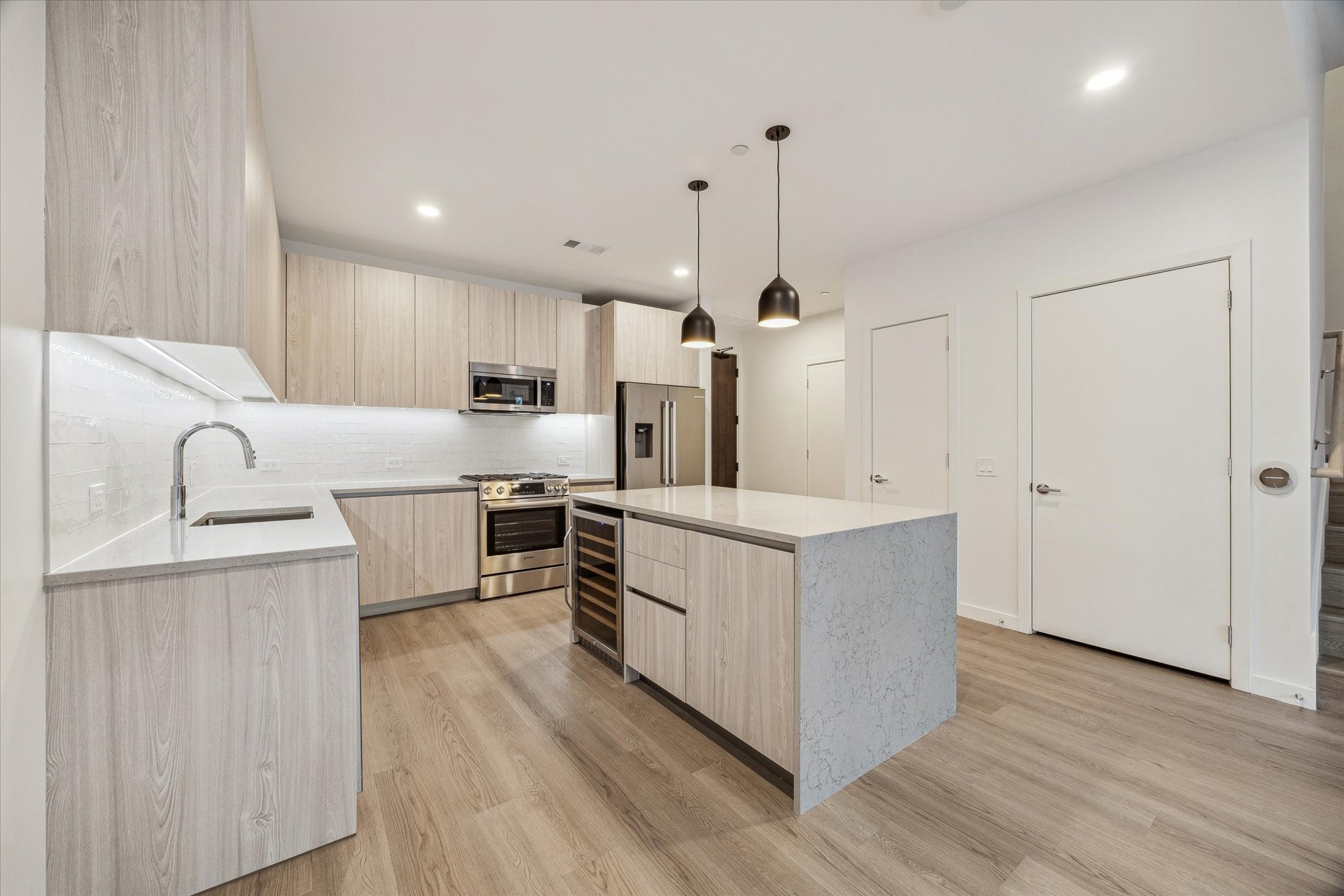 1 Riva Row, Unit 106 The Woodlands, TX 77380 - Photo 6 of 48