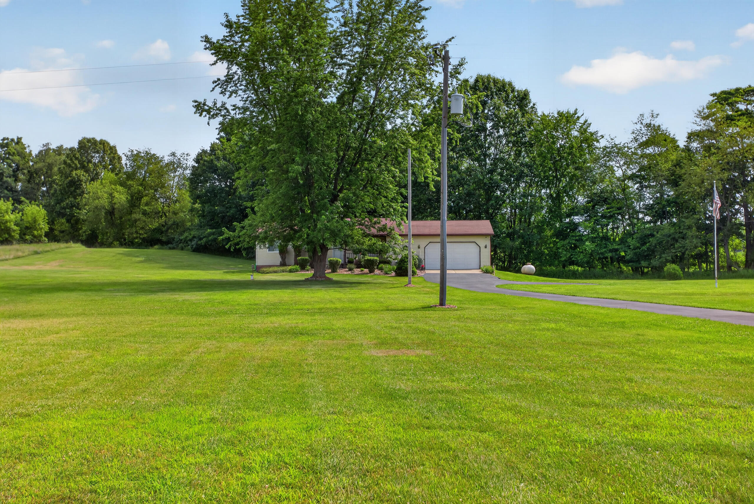 3651 Dexter Trail Stockbridge, MI 49285 - Photo 52 of 54 Front of Structure