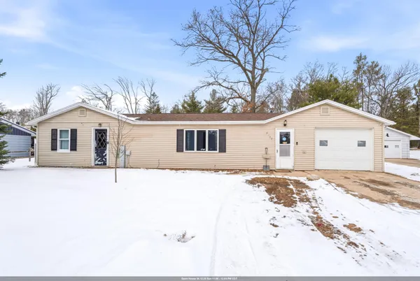 $180,000 | N6309 Lake Drive, Shawano, WI 54166