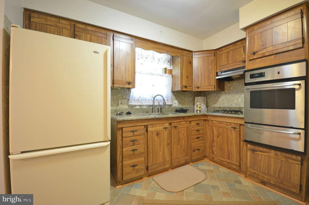 6753 Ransome Drive Baltimore, MD 21207 - Photo 3 of 20 Kitchen
