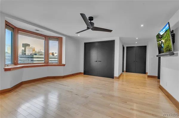 $999,900 | 40 Waterfront Circle, Buffalo, NY 14202