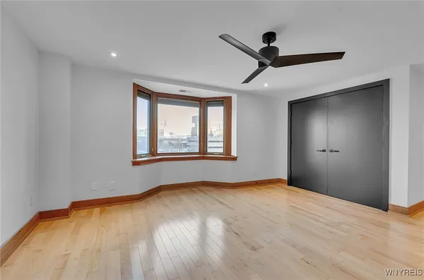 $999,900 | 40 Waterfront Circle, Buffalo, NY 14202