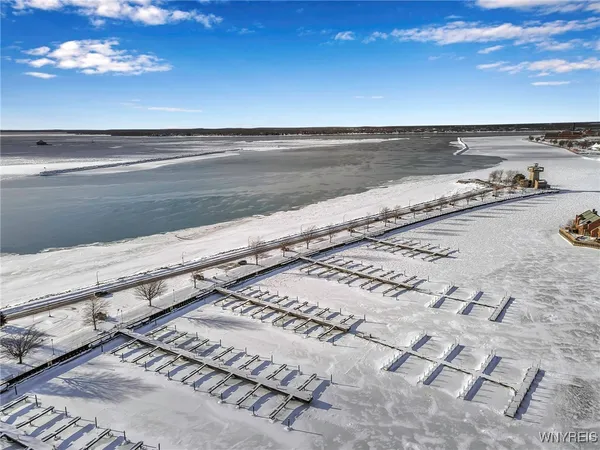 $999,900 | 40 Waterfront Circle, Buffalo, NY 14202