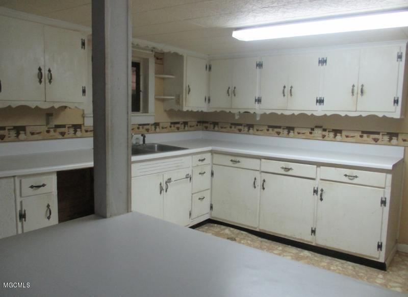 4256 Beaver Dam Road Lucedale, MS 39452 - Photo 13 of 31 KITCHEN